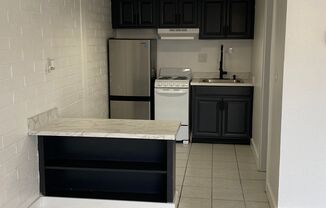 Studio, 1 bath, 400 sqft, $995, Unit 107