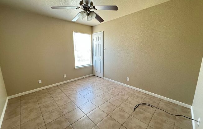 3 beds, 2 baths, 1,296 sqft, $1,200, Unit Unit A