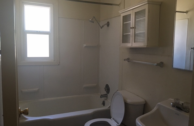 Vintage 2-Story 4BD/2BA Campus-Area Home!