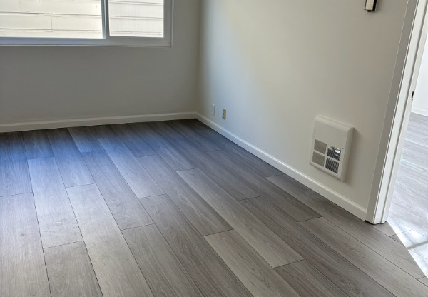 565 8 AVE