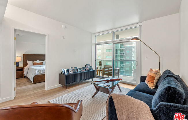 1 bed, 1 bath, 811 sqft, $4,395, Unit 1426