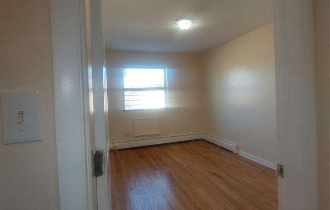 1123 SCHENECTADY AVE