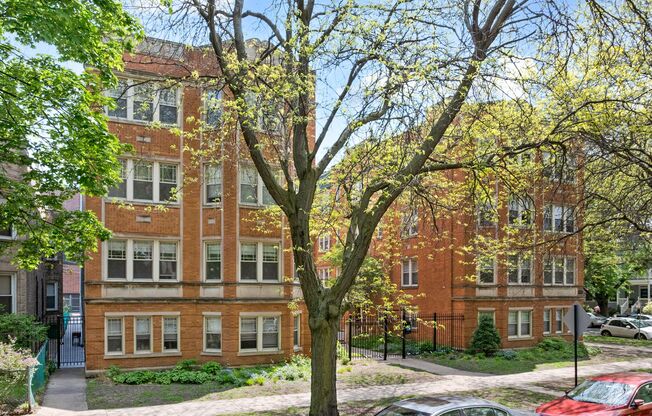 4501-09 N. Greenview