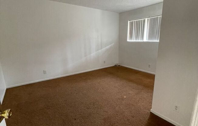 2 beds, 2 baths, $4,000, Unit 3