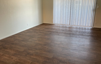 2221 E LENITA LN