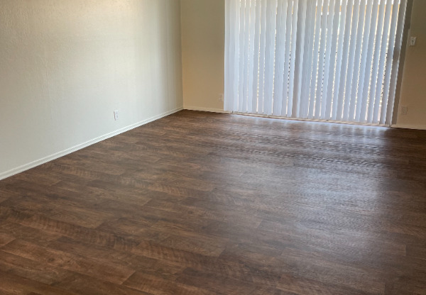 2221 E LENITA LN