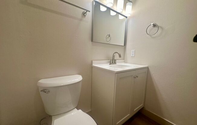 1 bed, 1 bath, $850, Unit 20