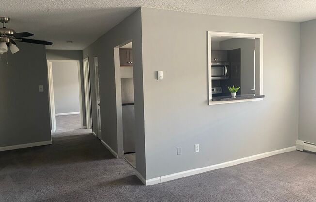 1 bed, 1 bath, 725 sqft, $1,350, Unit D12