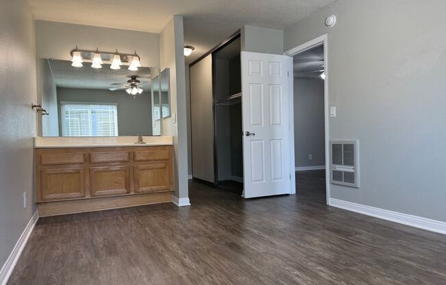 2 beds, 2 baths, 950 sqft, $2,860, Unit 1551O