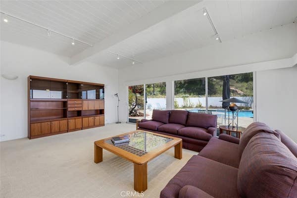 1032 ENCHANTED WAY