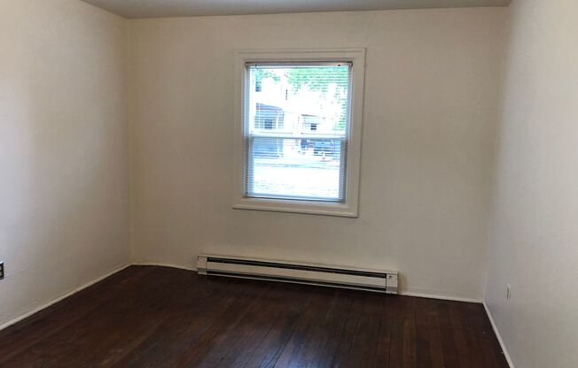 NO APPLICATION FEES!!  Campus House ~ 4 bedroom, 2 bath