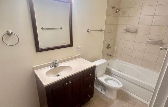 5709 S WENTWORTH AVE