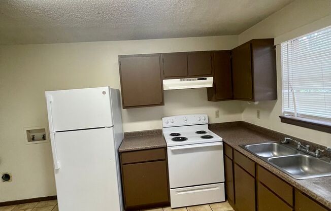 2 beds, 1 bath, $750