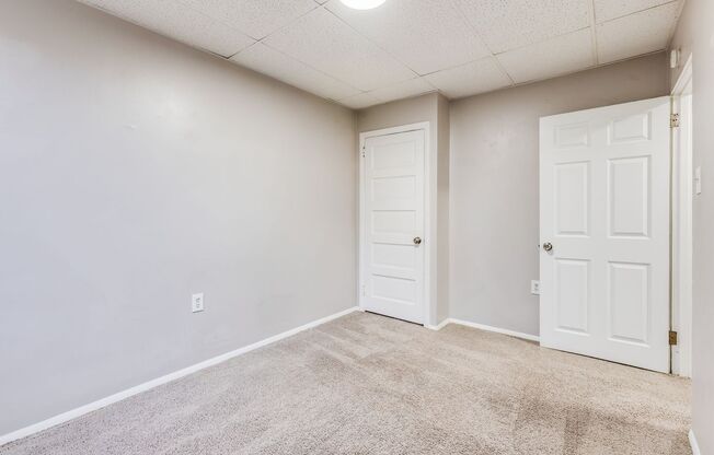 2 beds, 1 bath, $1,200, Unit Apt 2 (Top)