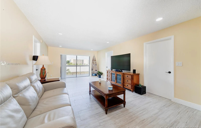 1301 NE 7 ST