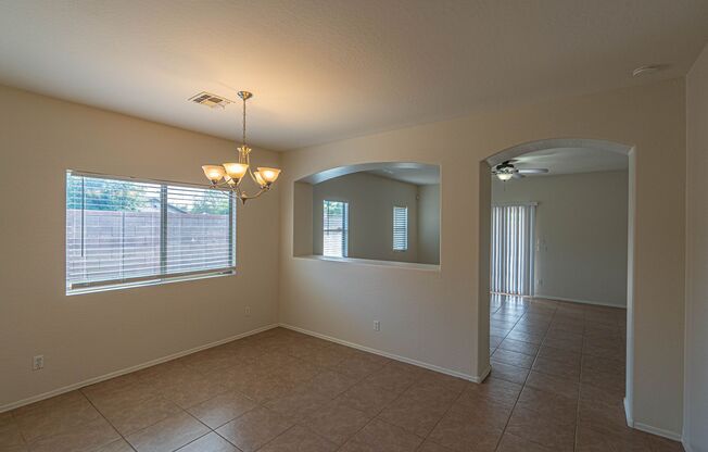 Bright and Spacious 4-Bedroom Gem in Shamrock Estates! *Pet Friendly*