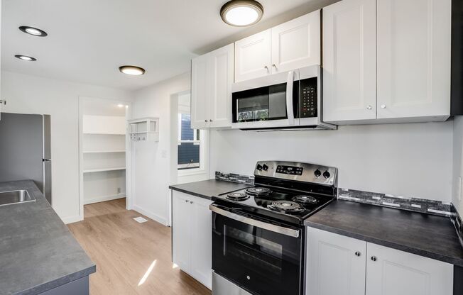 Beautiful 3 Bed, 2 Bath Rental Home in Arbor Lodge Portland!