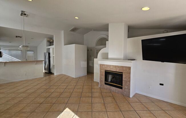 Single story with a POOL in Spring Valley!!!