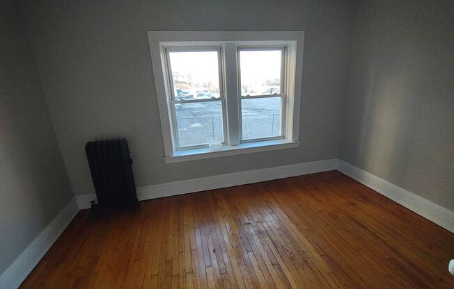 1 bed, 1 bath, $775, Unit Unit #15