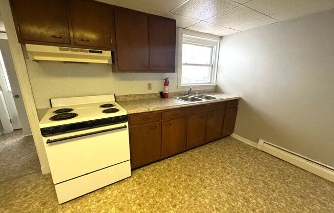 1 bed, 1 bath, $1,150, Unit Apt A