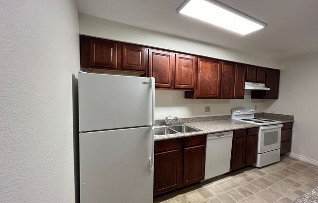 2 beds, 1 bath, $1,195, Unit # 96