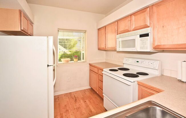 2 beds, 1 bath, $1,595