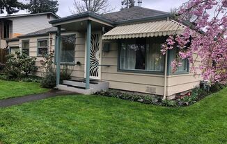 Terrific 2 Bedroom Bungalow in Jefferson Westside Neighborhood