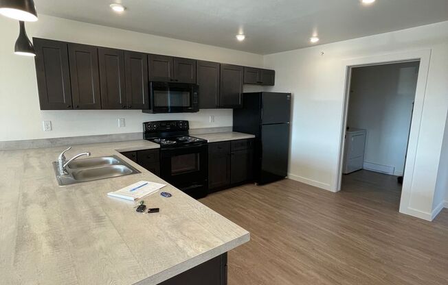 2 beds, 2 baths, 1,072 sqft, $1,950, Unit C3