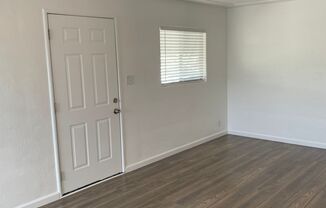 2 beds, 1 bath, $1,600