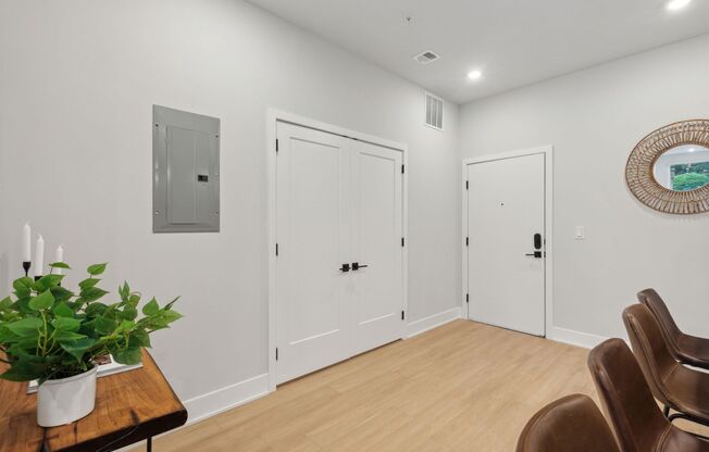 2 beds, 1 bath, 779 sqft, $1,775, Unit 215