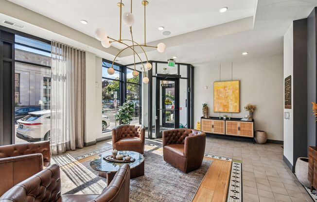 1 bed, 1 bath, 734 sqft, $2,595, Unit 318