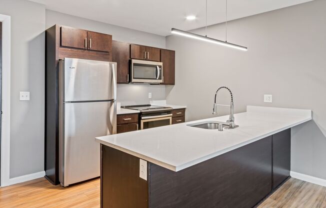 Studio, 1 bath, 504 sqft, $1,424, Unit Unit 405