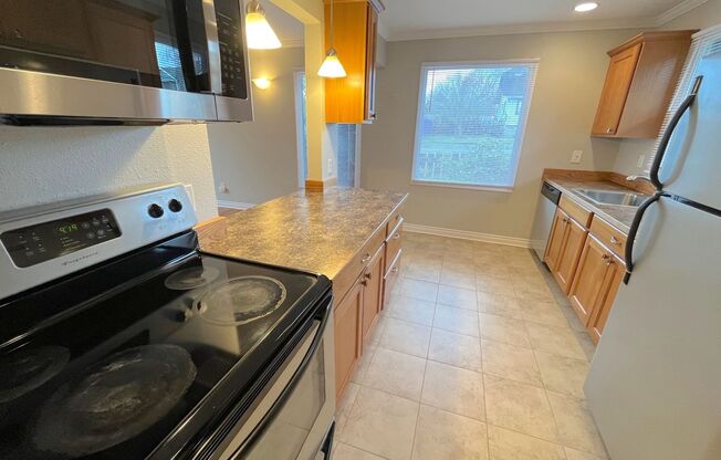 1 bed, 1 bath, 650 sqft, $1,350, Unit D