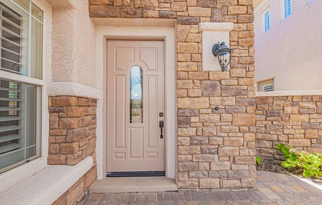 5 beds, 4.5 baths, $6,795
