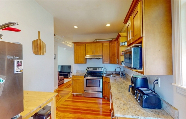 16 Carpenter St 1D