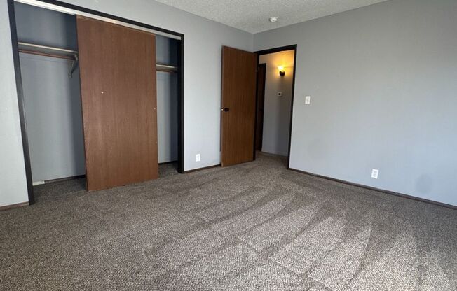 2 beds, 1 bath, 826 sqft, $950, Unit 5