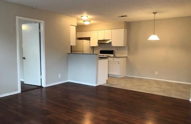 3 beds, 2 baths, 990 sqft, $1,495, Unit 2108 Donahue #A