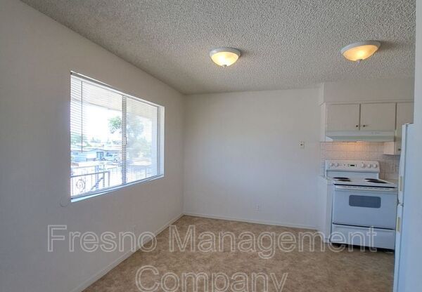 6 PICO AVE
