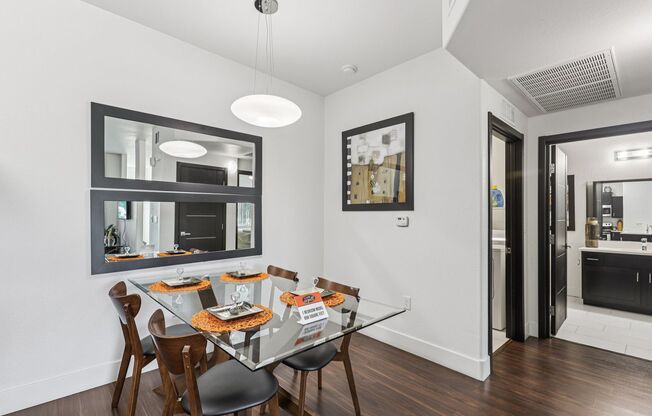 1 bed, 1 bath, 898 sqft, $1,430, Unit 1053