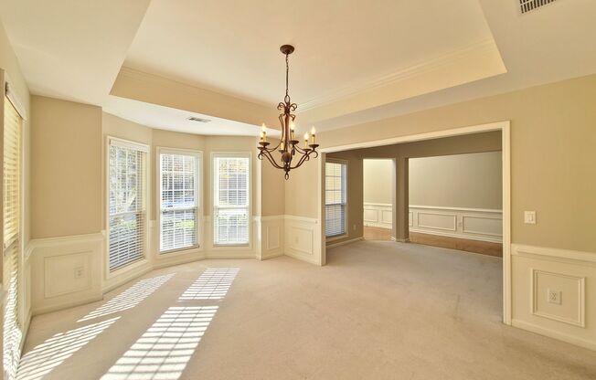 5 beds, 3 baths, $2,695