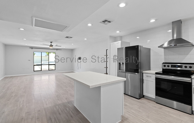 314 W MARYLAND AVE