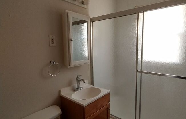 $545 - 1 bed 1 bath - Duplex