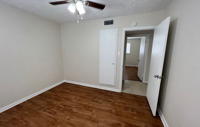 2 beds, 1 bath, $750