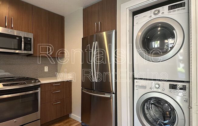 1441 CASA BUENA DR
