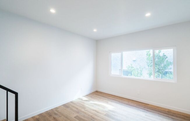 6120 Eleanor Ave