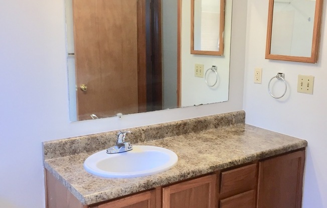 1 bed, 1 bath, 800 sqft, $1,195, Unit 11