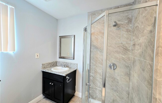 715 W 58 ST