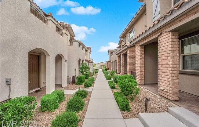 GORGEOUS FURNISHED TOWNHOME IN SUMMERLIN!!!