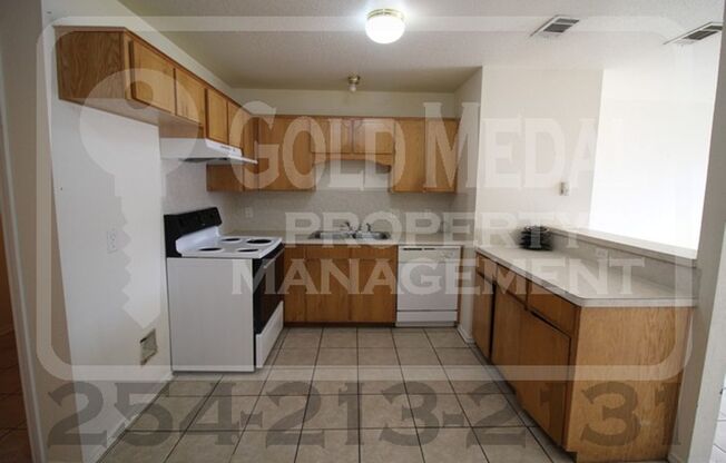 2 beds, 1.5 baths, 975 sqft, $950, Unit B