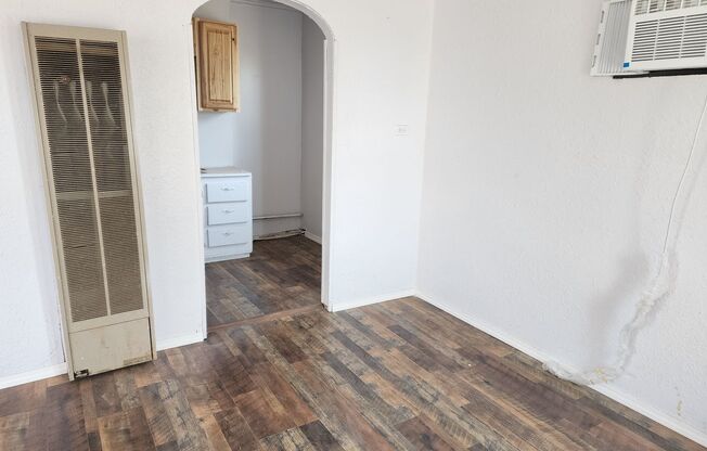 Cozy 1 Bed 1 Bath Home!!!